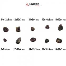 Cabochon Eclogit 9-17 x 7-12 x 3-5 mm - Unicat