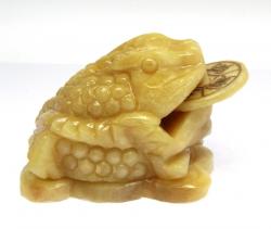 Broasca Avand Trei Picioare si Banut in Gura din Jad Galben - 11 x 7 - 7, 5 x 7 cm