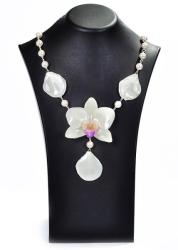 Dannyra Колие с естествена орхидея и перли Майорка Fantastic Orchid Dannyra Jewels