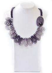 Dannyra Шикозна и елегантна огърлица с дантела, Swarovski и полускъпоценни камъни Dannyra Jewels
