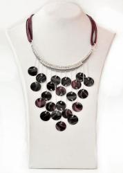 Dannyra Елегантно колие с кожени елементи и Swarovski кристали Dannyra Jewels