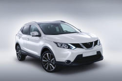 ManiaMagic Husa auto dedicate Nissan Qashqai 2013-> FRACTIONATE. Calitate Premium ManiaCars (240718-2)