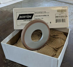 Norton Gyémánt köszörűkorong Ø100x15x5 mm ASD64 R100 B99 45º (CT932996)