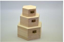 Fa doboz szett 3db-os hatszögletű, nagy: átmérő: 16cm magas: 8cm - kicsi: átmérő: 9, 1cm magas: 4, 5cm (355093)