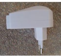 Dreimgo USB hálózati töltő USB aljzattal Mp3-4-5 lejátszók és PDA készülékekhez MTCB