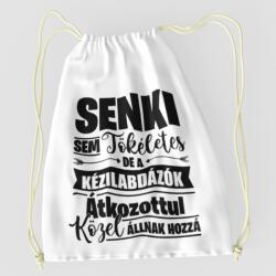  SENKI SEM TÖKÉLETES, DE A kézilabdázók ÁTKOZOTTUL KÖZEL ÁLLNAK HOZZÁ TORNAZSÁK