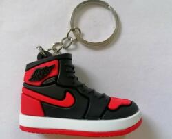 Kosárlabda cipő kulcstartó piros fekete színben (SP-PIRFEK)