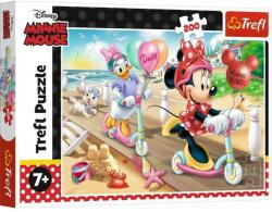 Trefl Minnie és Daisy a tengerparton 200 db-os (13262)
