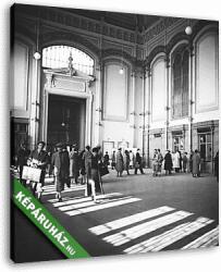  Vászonkép: FORTEPAN: A Nyugati pályaudvar pénztárcsarnoka (1938)(145x145 cm)