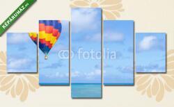 Többrészes Vászonkép, Premium Kollekció: Színes hőlégballon a tenger felett(135x70 cm, S01)