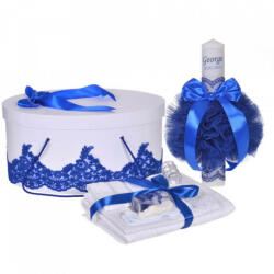 Produs vandut si livrat de S. C. Denikos Creativ S Set elegant trusou botez, cutie trusou si lumanare personalizata cu nume, decor dantela Albastra, Denikos® 939