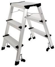 Manutan Scara mobila din aluminiu cu platforma Manutan, cu urcare pe ambele parti, 2 x 3 trepte M1133106