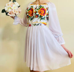 Ie traditionala Rochie Traditionala stilizata cu motive florale Maria 2