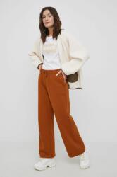 Levi's pantaloni femei, culoarea maro, neted PPYY-SPD09F_88X