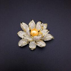  Arannyal bevont csodaszép virág bross Swarovski kristályokkal (0016. ) (G500328C16Y)