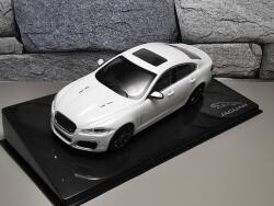 Ixo Models Jaguar XFR rhodium silver 20111/43 (13866)