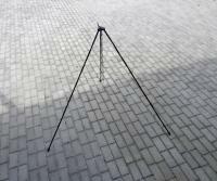  100 cm-es festett bográcsállvány, csavart 10-es négyzetacélból (0797)