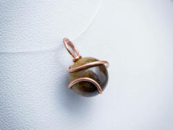 R. M. ékszer Tigrisszem réz drót medál (12538-PK)