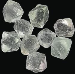  Fluorit Alb Natural Octaedru Fatetat - 20-23 x 20-23 mm - ( M ) - 1 Buc