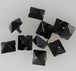 Black & metal метални пирамиди ЧЕРЕН - 10pcs - CW-076