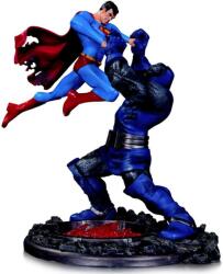 DC Direct Statuetă DC Direct DC Comics: Superman - Superman vs Darkseid (3rd Edition), 18 cm (DCCNOV190575)