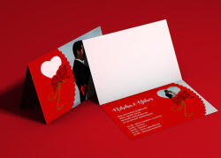  Meghívó négyoldalas piros szívecskés design-nal egyedi szöveggel nyomtatva