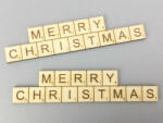 Scrabble Natúr fa - "MERRY CHRISTMAS" scrabble tábla 3x13, 8cm 2db/csomag (6409)