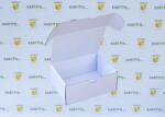 Szidibox Karton Csomagoló doboz, önzáró, postai kartondoboz 140x108x60mm fehér (SZID-01167)