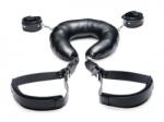 Strict Bondage készlet bilincsel és párnával