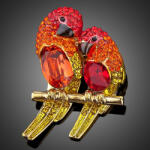  Arannyal bevont exkluzív papagájpár bross piros színű Swarovski kristályokkal (1278. ) (TP0009)