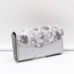 Gibidium ezüst / fényes virágmintás cipzáras hátul lehajtós nagy női bőr pénztárca grátisz