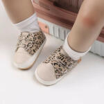 SuperBaby Pantofiori leopard cu barete cu arici