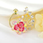  Arannyal bevont exkluzív páva bross pink és színjátszó Swarovski kristályokkal (0591. ) (XR10600F)