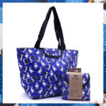 eco chic Összehajtható válltáska hűtőtáska és bevásárló táska pingvinek kék (osszehajthato_hutotaska_pinvin_kek)