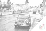  PontPöttyöző - Mini Cooper úton Méret: 40x60cm, Keretezés: Műanyagtáblával, Szín: Zöld