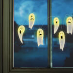 Family Halloween-i LED ablakdekor - gél - szellem - 85 cm Family 58186A (58186A) - globalsales