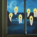 Family Halloween-i LED ablakdekor - gél - szellem - 85 cm Family 58186A (58186A)