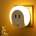 MH Protect Intelligens LED-es éjjeli lámpa mozgásérzékelővel - meleg fehér színben