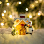 Family Karácsonyi LED-es házikó - 6 féle - 8 x 6 x 8, 5 cm (58936B)