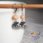 Kristály Jóga Shop Aventurin barack színű 8 mm-es nemesacél ásvány fülbevaló, halloween tökkel