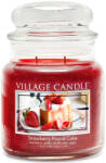Village Candle Lumânare parfumată - Strawberry Pound Cake Timp de ardere: 105 ore