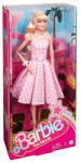 Mattel Barbie: The Movie - Barbie baba rózsaszín kockás ruhában (HPJ96)