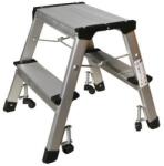Manutan Scara mobila din aluminiu cu platforma Manutan, cu urcare pe ambele parti, 2 x 2 trepte M1133105