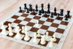  Teljes közepes barna sakk-készlet