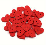  50 db piros szív, két lyukú varró gomb, festett fa, 15 x 13 mm (5995206013693)