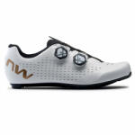 Northwave Revolution 3 - pantofi pentru ciclism sosea - alb negru logo auriu (80221012-55) - ecalator