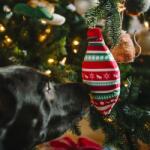 P. L. A. Y Kutya játék P. L. A. Y. Karácsonyi dísz Peace & Joy