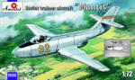 Amodel Yak-32 Mantis Soviet trainer aircraft 1: 72 (AMO72232)