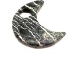 R. M. ékszer Szerpentin medál átfúrt félhold 35mm (021345)