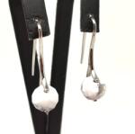 R. M. ékszer Fülbevaló faz golyó howlit ívelt lógó 10mm (088469)